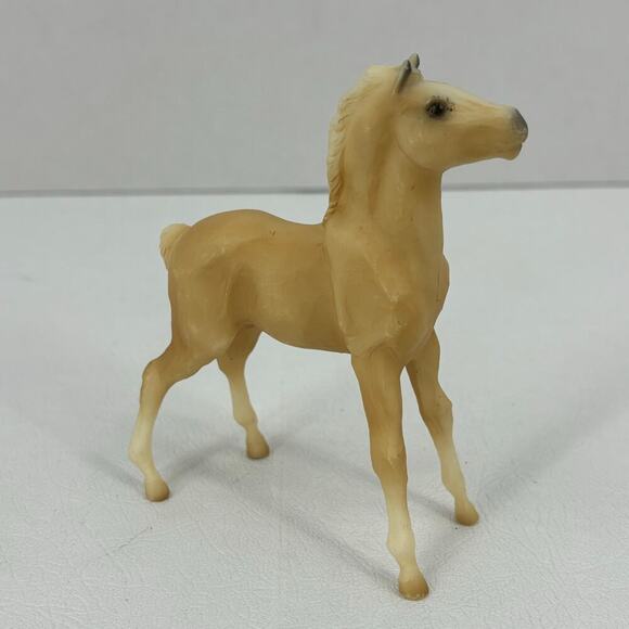 Breyer Reeves Horse Figure Pony Mini Figurine Toy Blonde Tan Cream Collectible - Picture 3 of 9